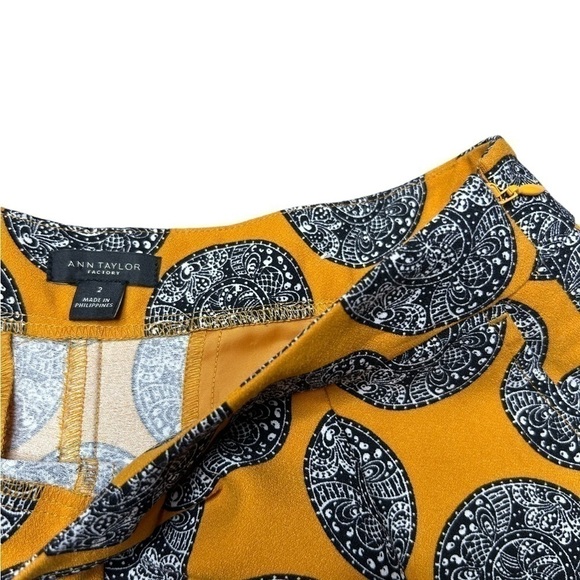 Ann Taylor Mustard Yellow Medallion Print Dressy Casual  Drape Short Size 2 - Picture 7 of 16